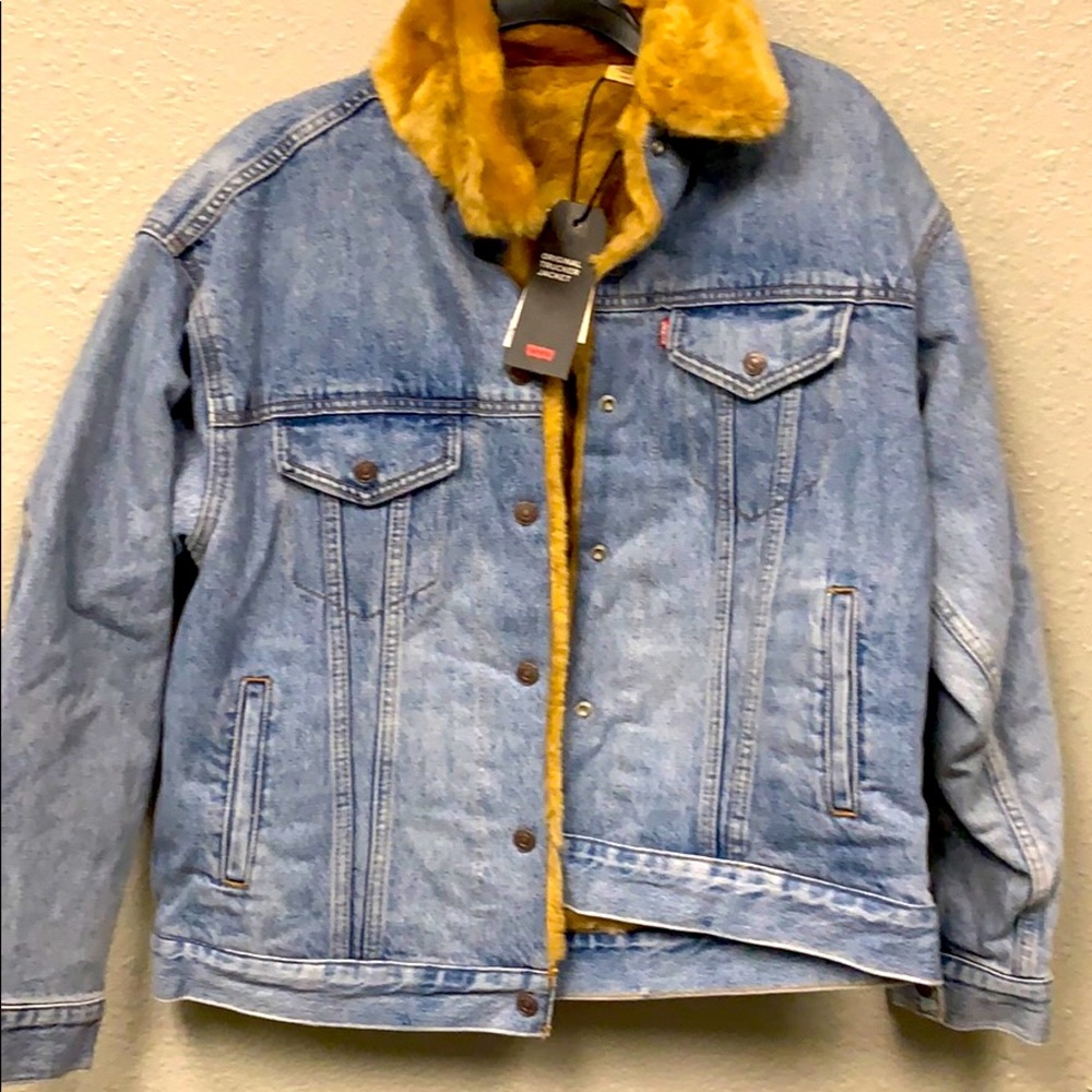 Levi’s woman’s jean jacket size small